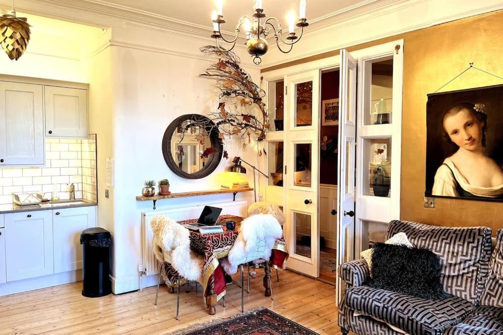 Holyrood Park: Lush & Arty 2 Double Bed Flat Edimburgo Exterior foto