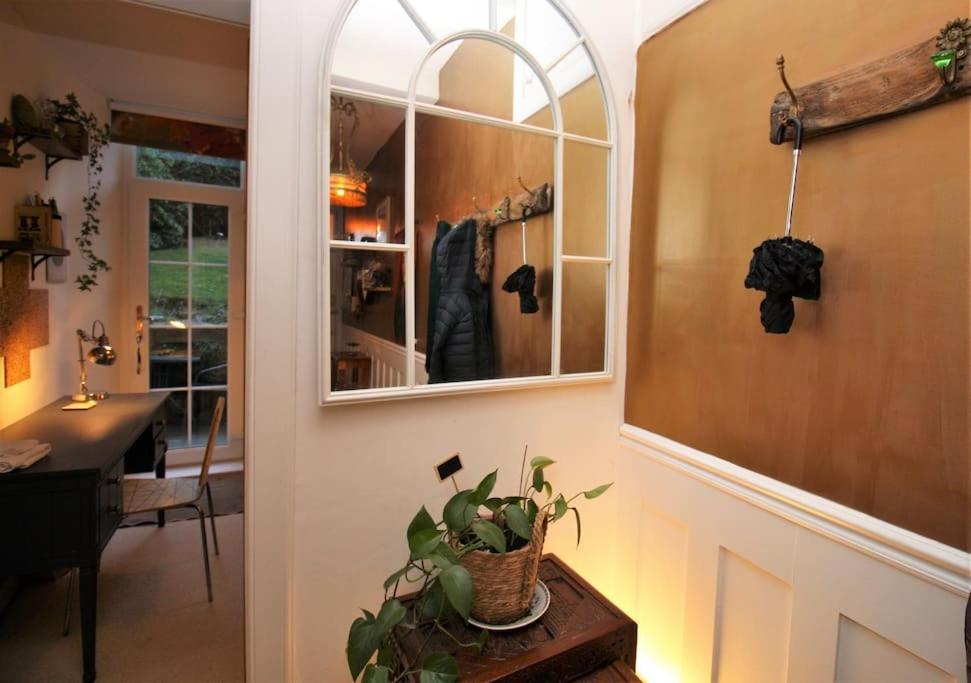 Holyrood Park: Lush & Arty 2 Double Bed Flat Edimburgo Exterior foto
