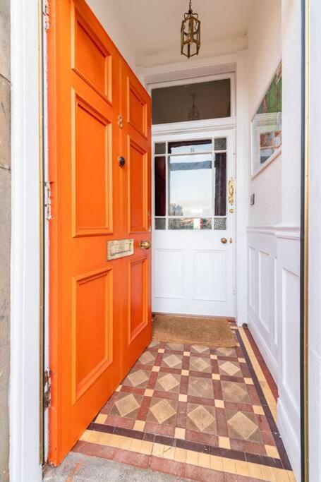 Holyrood Park: Lush & Arty 2 Double Bed Flat Edimburgo Exterior foto