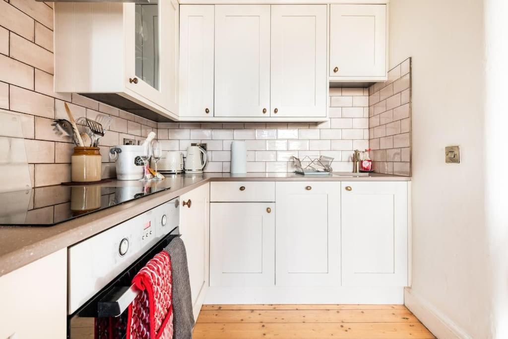 Holyrood Park: Lush & Arty 2 Double Bed Flat Edimburgo Exterior foto