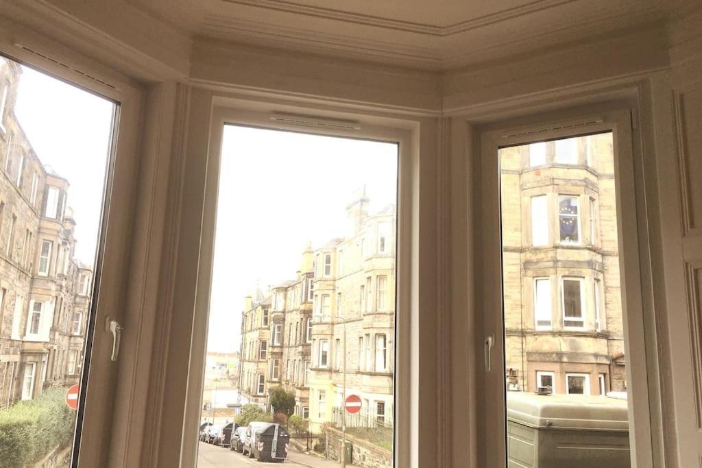 Holyrood Park: Lush & Arty 2 Double Bed Flat Edimburgo Exterior foto