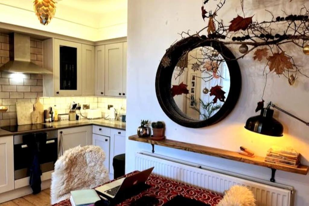 Holyrood Park: Lush & Arty 2 Double Bed Flat Edimburgo Exterior foto