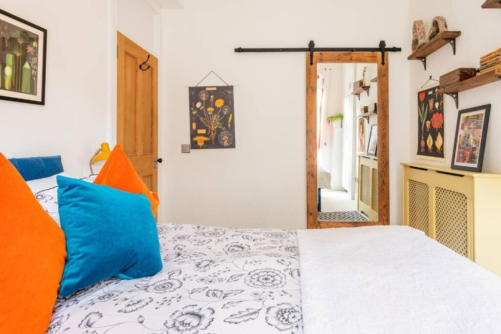 Holyrood Park: Lush & Arty 2 Double Bed Flat Edimburgo Exterior foto