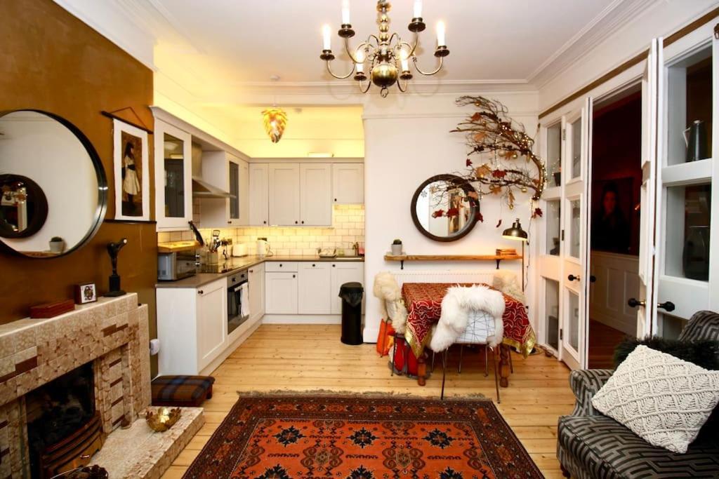 Holyrood Park: Lush & Arty 2 Double Bed Flat Edimburgo Exterior foto