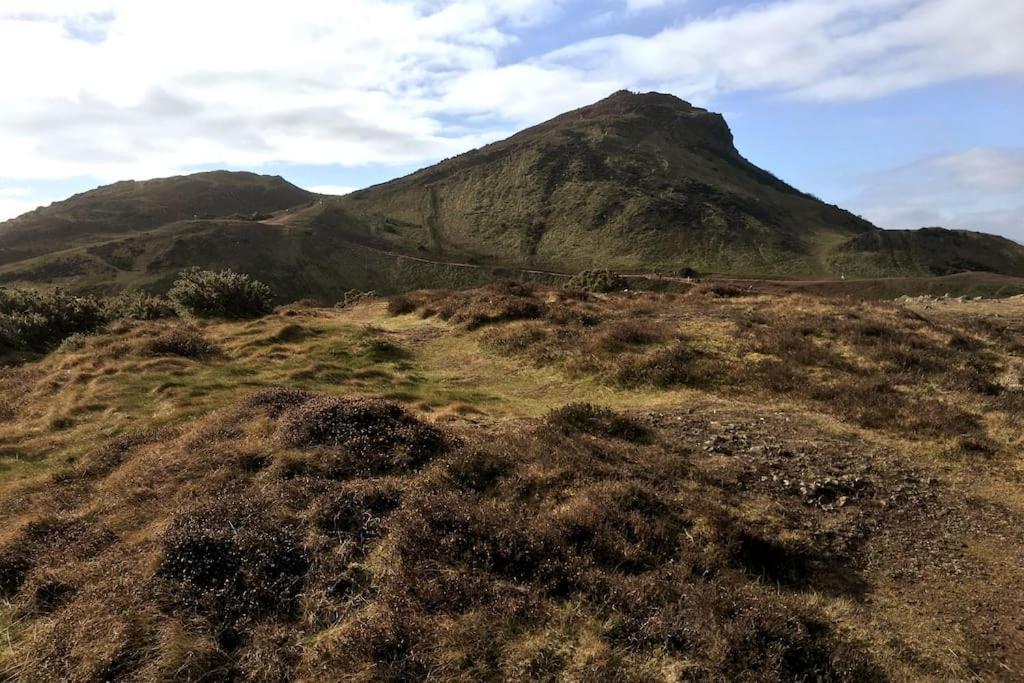 Holyrood Park: Lush & Arty 2 Double Bed Flat Edimburgo Exterior foto
